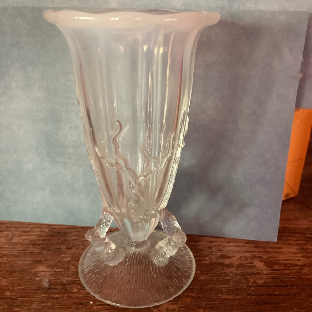 Vintage Northwood Twigs Pattern White Opalescent Glass Bud Vase 4.5” tall